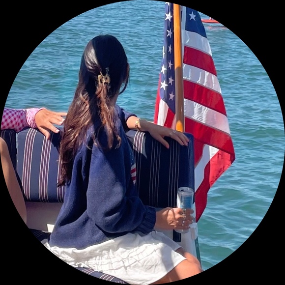 Meet your Posher, Caroline - Picture 1 of 1